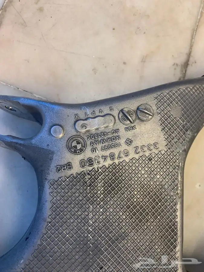 مقاعد بي ام و شاشات و فتحة تكيف خلفي ووجميع القطع 3