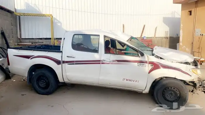 يتوفر لدينا جميع قطع غيار هايلكس 3