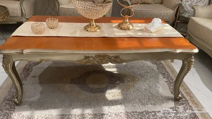 طاوله فخمه اخدتها من المطلق 1