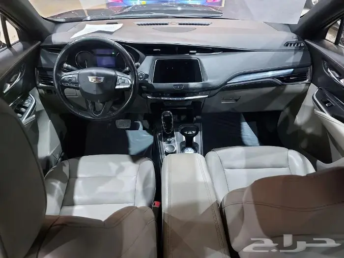 كاديلاك XT4 2020 4