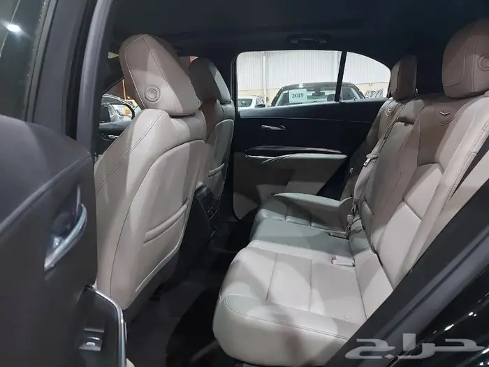 كاديلاك XT4 2020 7
