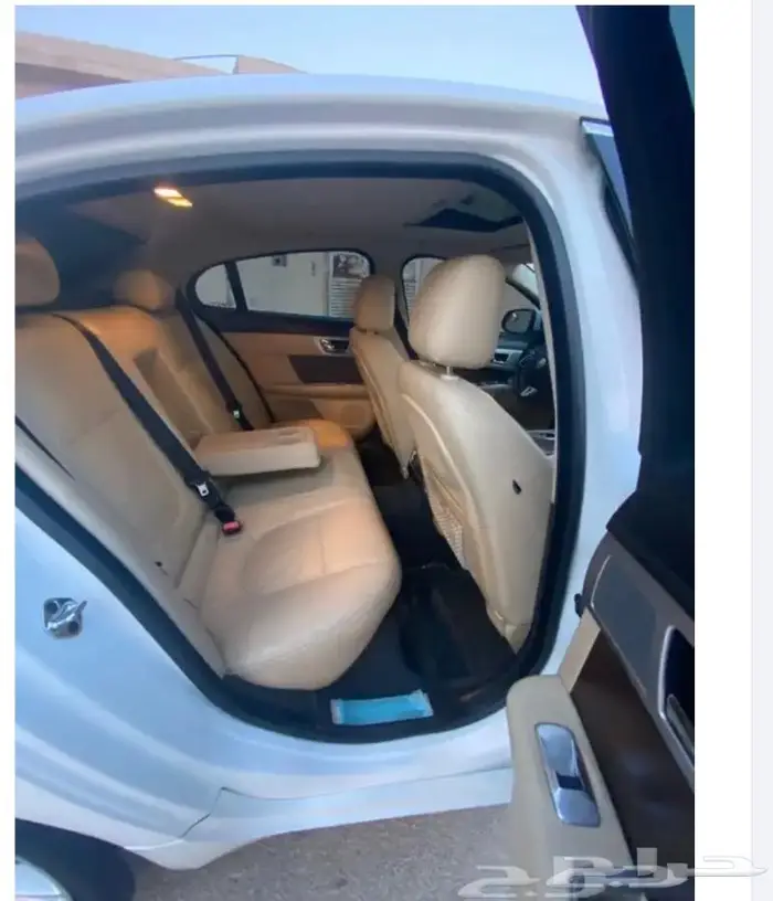 جاكوار XF 2010 1