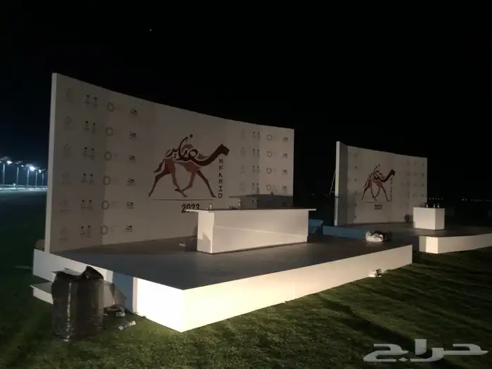 واجهات كلادينج لوحات محلات حروف بارزة طباعة استيكرات و بانر 11