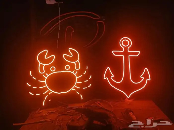 واجهات كلادينج لوحات محلات حروف بارزة طباعة استيكرات و بانر 6