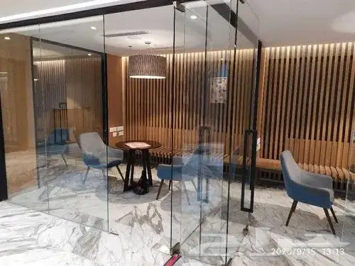 قواطع زجاج سكريت 12 ملي للمكاتب 4