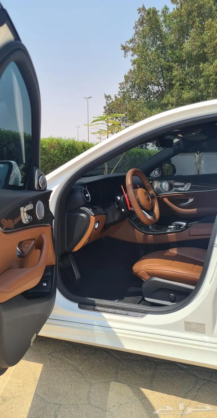 تم البيع E300 2018 AMG خاص 7