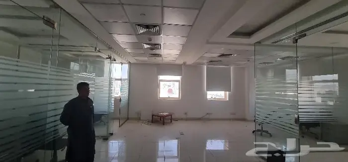 قواطع زجاج سكريت 12 ملي للمكاتب 16