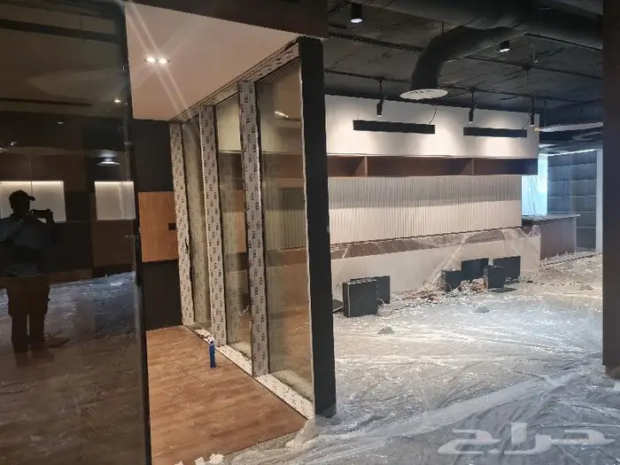 قواطع زجاج سكريت 12 ملي للمكاتب 14