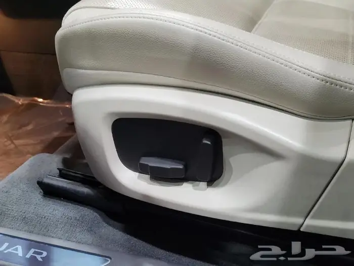جاغوار E Pace 2019 6
