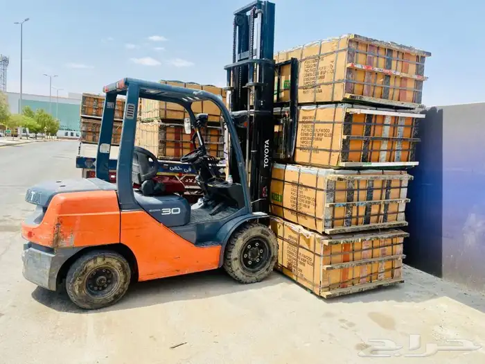 تاجير رافعه شوكية فوركلفت كرينات ونش علا حسب الطلب 0