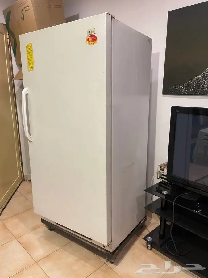 للبيع فريزر كبير واقف 110 فولت امريكي اصلي خالي من العيوب 4
