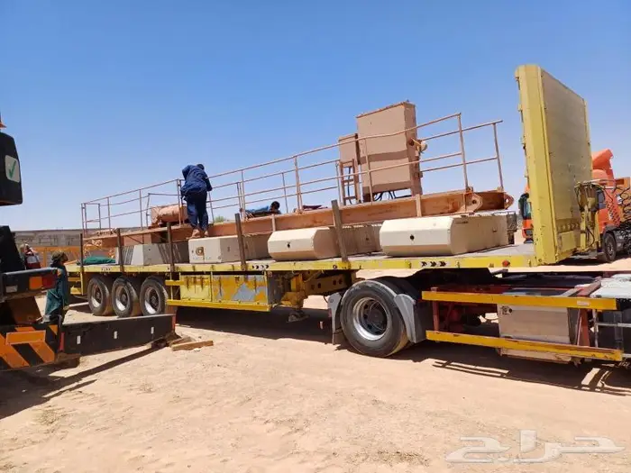 رافعة برجية مستعملة بحالة ممتازة نوع ليبهر ألماني 2