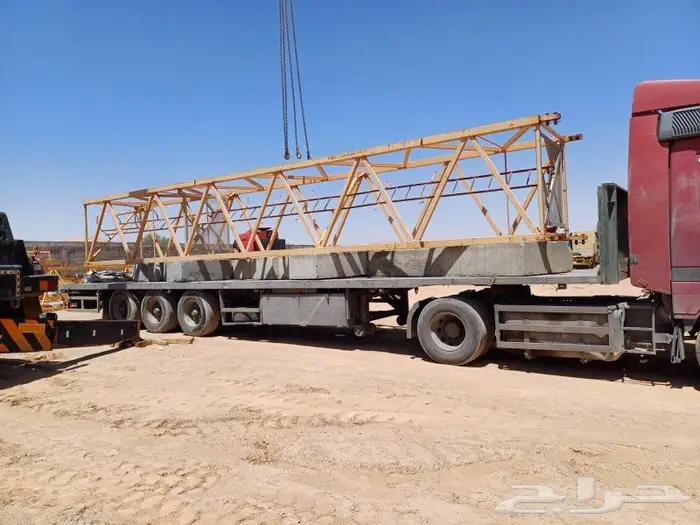 رافعة برجية مستعملة بحالة ممتازة نوع ليبهر ألماني 3