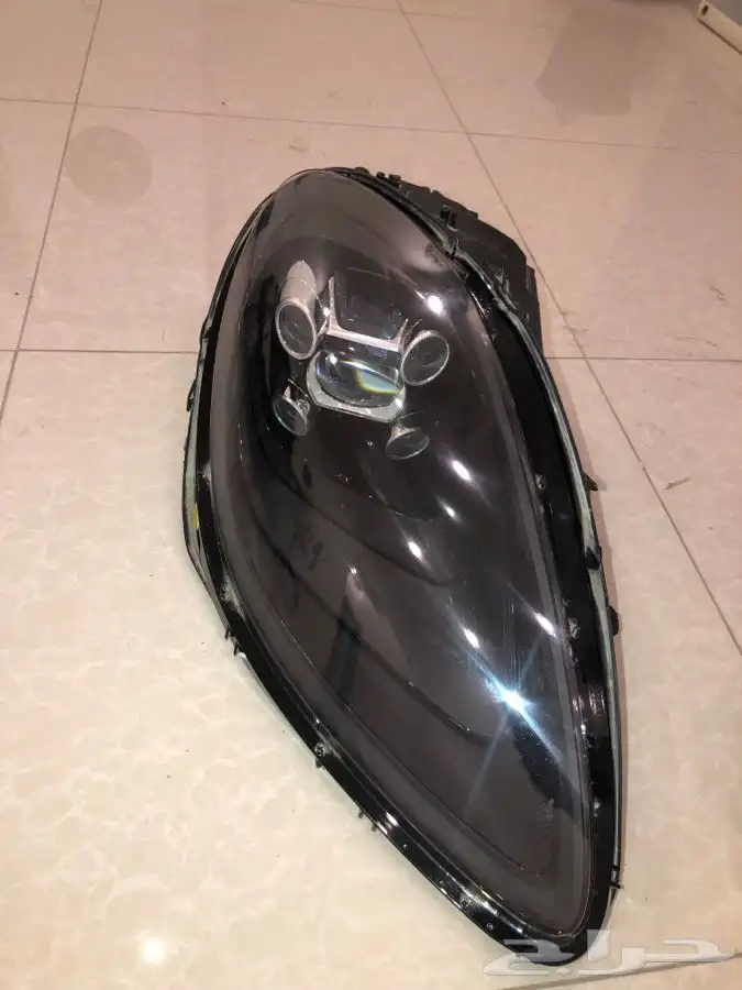 شمعة يمين Porsche Macan 2020-2022 0
