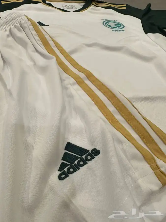 تيشيرت المنتخب السعودي 2023 من أديداس (كبار وأطفال) 26