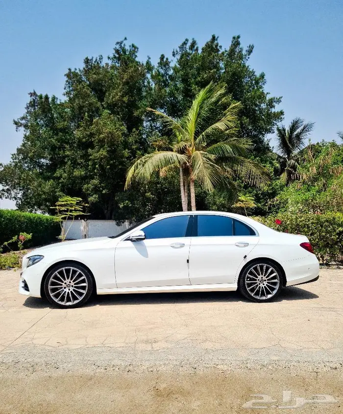 تم البيع E300 AMG 2018 3