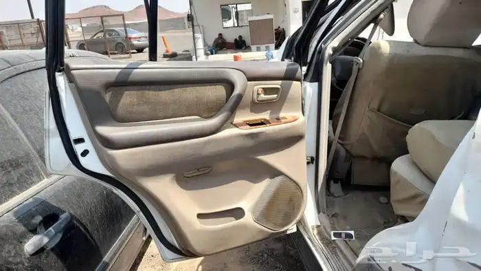 جيب VXR. 2000 بيع قطع 3