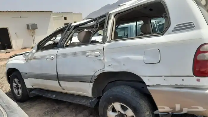 جيب VXR. 2000 بيع قطع 8