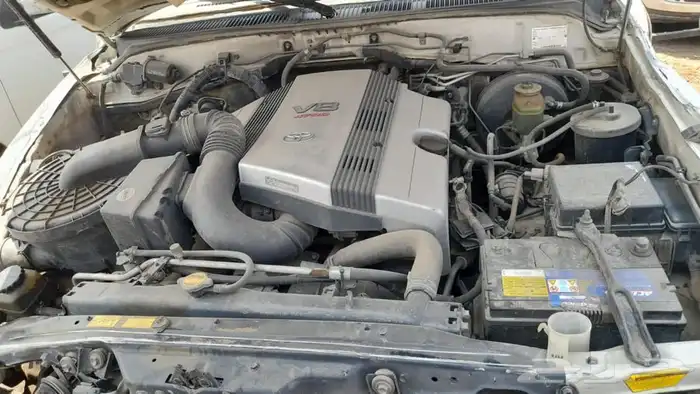 جيب VXR. 2000 بيع قطع 2