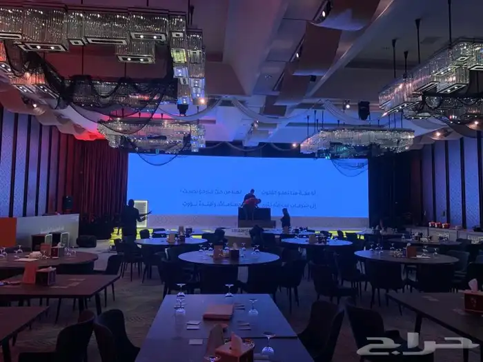 تنظيم المعارض والمؤتمرات حفلات اضاءاه ستى كلرر شاشات استيج 1