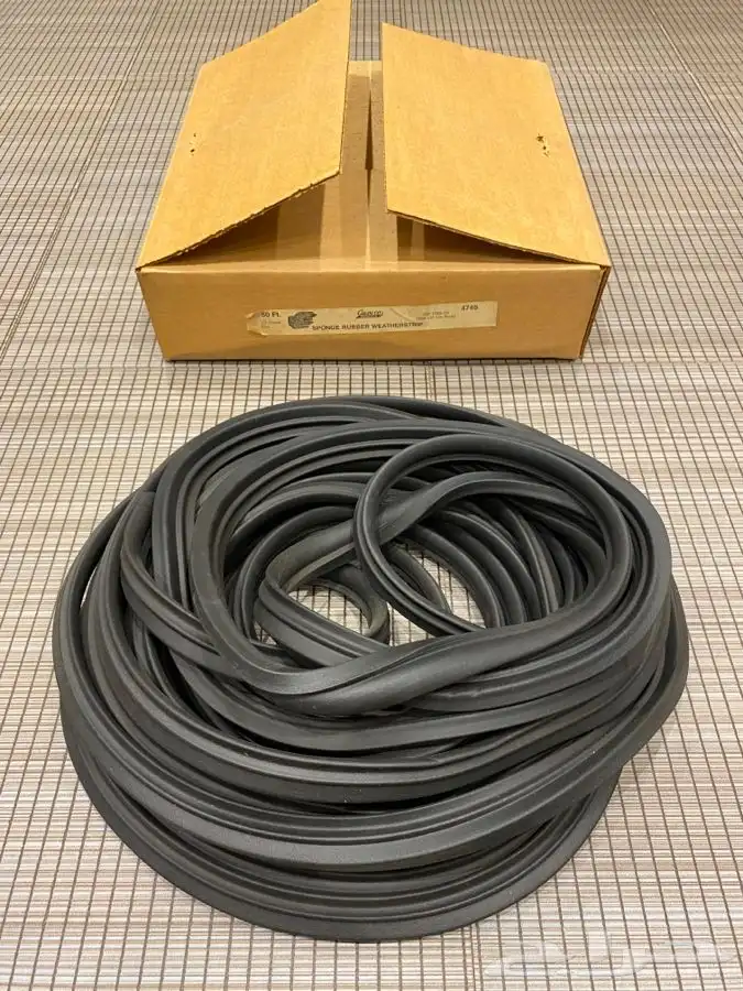 لفة جلدة توليف شنطة وابواب جمس وكابرس قديم 0