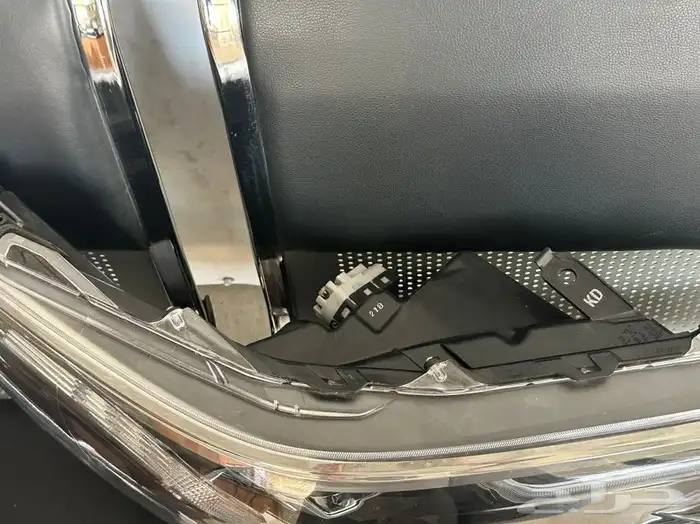 شمعات اماميه هايلكس دبل 1