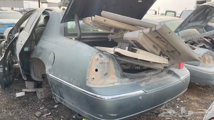 قطع غيار لينكون تاون كار جميع الموديلات 9