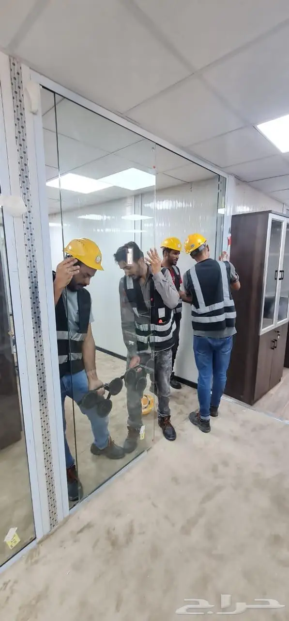 قواطع زجاج سكريت 12 ملي للمكاتب 0