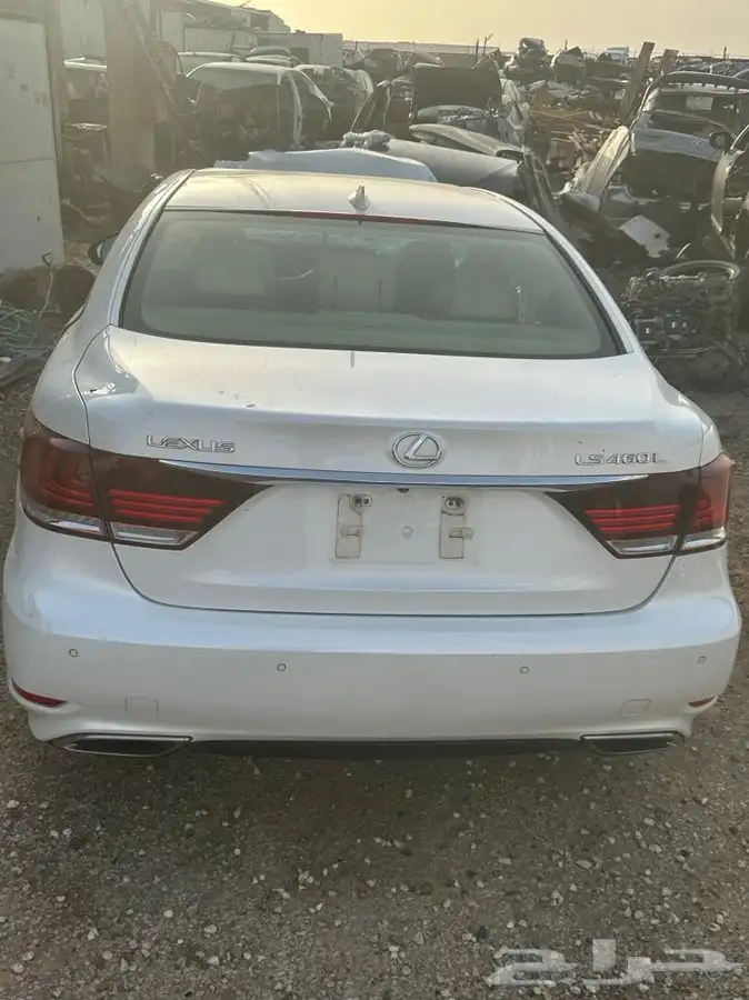رفارف لكزس 3