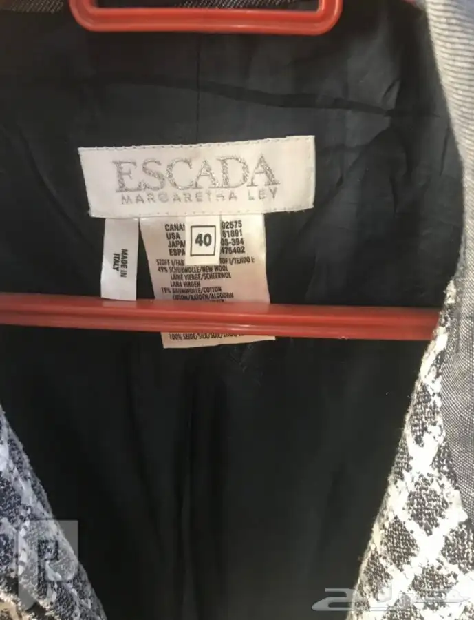 جاكيت ماركة escada 1