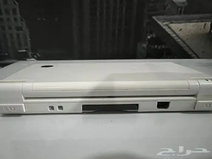 جهاز العاب نيتندو ( دي اس) مع شريط سوبر ماريو 11