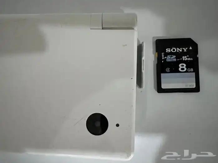 جهاز العاب نيتندو ( دي اس) مع شريط سوبر ماريو 13