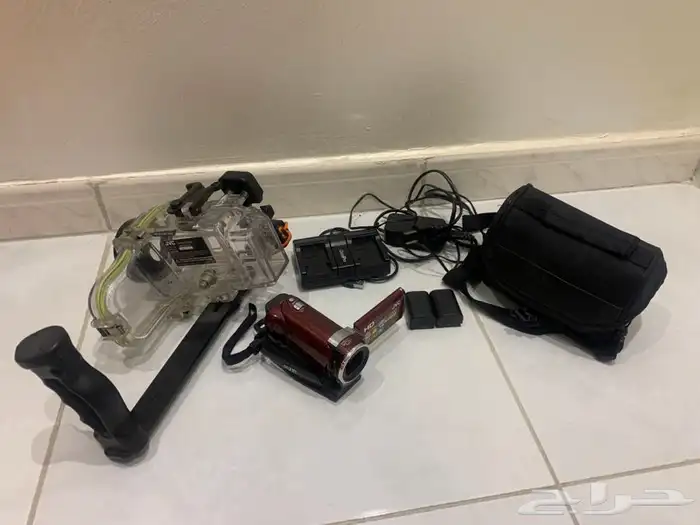 كاميرا JVC مع هاوسنج كفر للتصوير تحت الماء 0