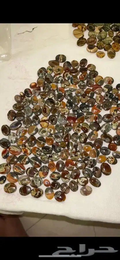 احجار للبيع جمله وبالحبه يمني وعندي 7