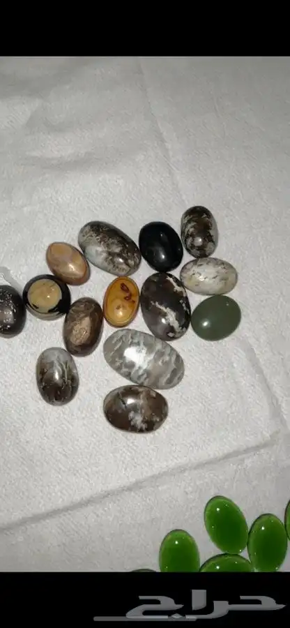 احجار للبيع جمله وبالحبه يمني وعندي 9