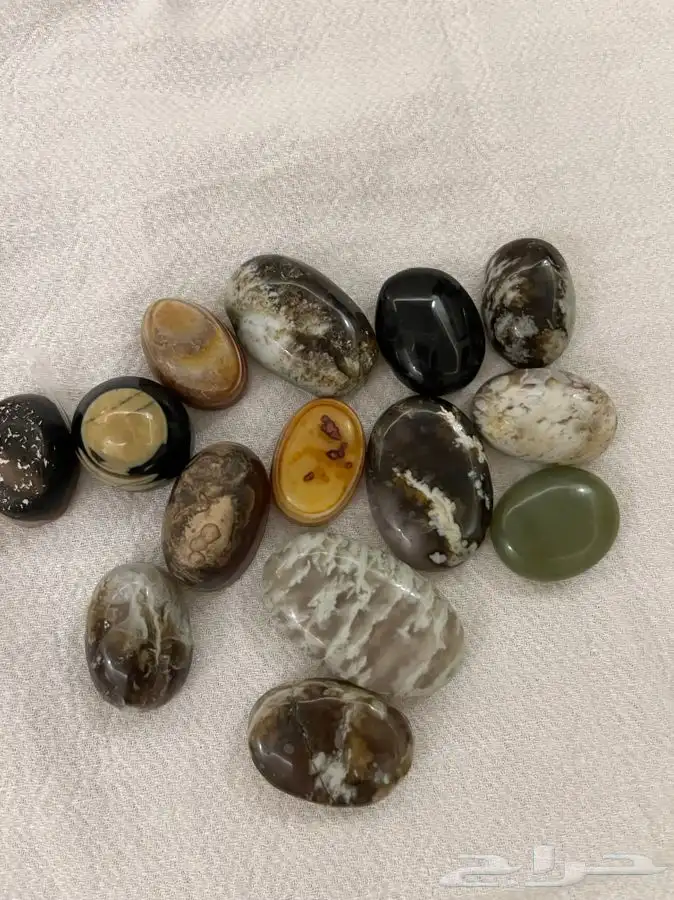 احجار للبيع جمله وبالحبه يمني وعندي 12