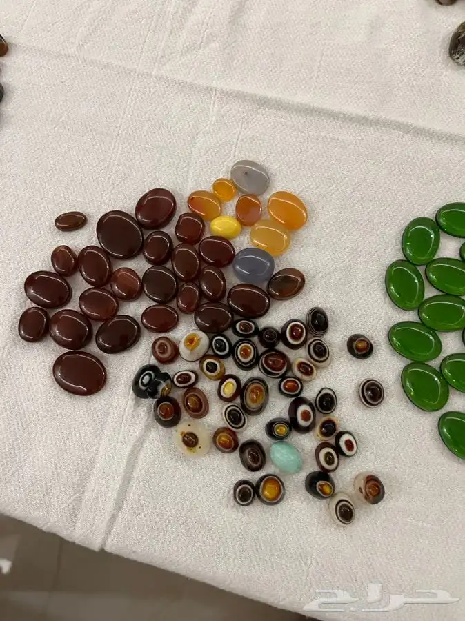 احجار للبيع جمله وبالحبه يمني وعندي 6