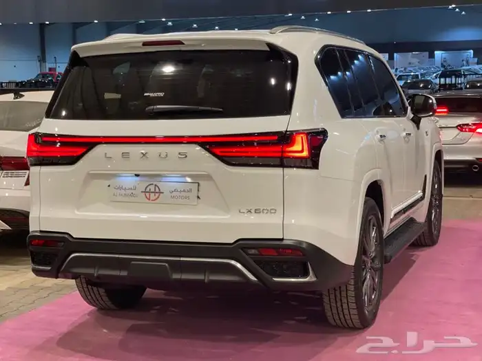 لكزس LX600 اف سبورت 2025 3