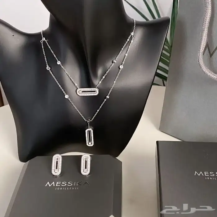 ماركات اساوركارتيرقوتشي لويس فيتون ملحقات الماركة هديه 150 10