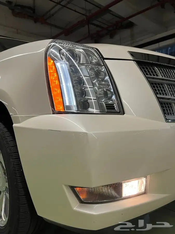 تم البيع اسكاليد طويل بلاتنيوم مخزن ممشى 51 الف كم الجميح 61