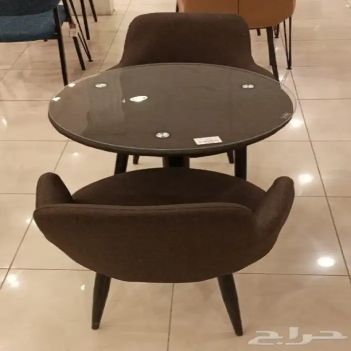 طقم كرسيين وطاولة 8