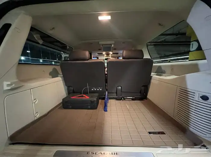 تم البيع اسكاليد طويل بلاتنيوم مخزن ممشى 51 الف كم الجميح 45