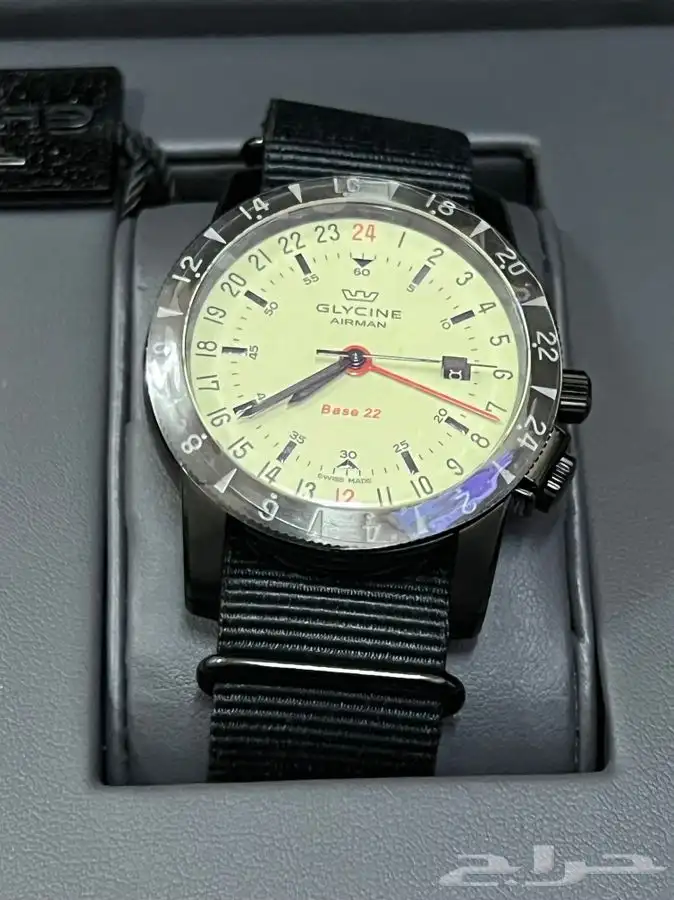 للبيع ساعه جديد من شركة غنيه عن التعريفGlycine Airman Base 4