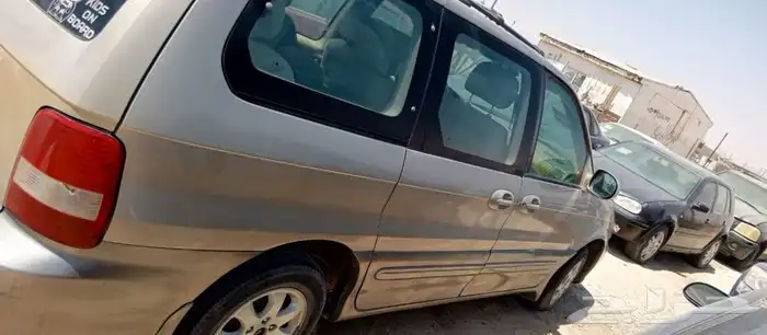 قطع غيار كيا كارنيفال موديل 2003 4