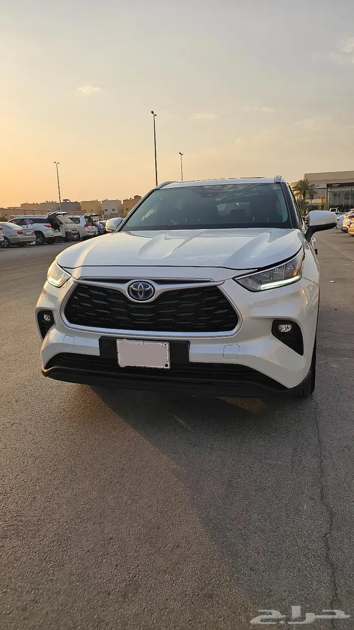 هايلندر نصف فل 2022 لؤلؤي GLE 1