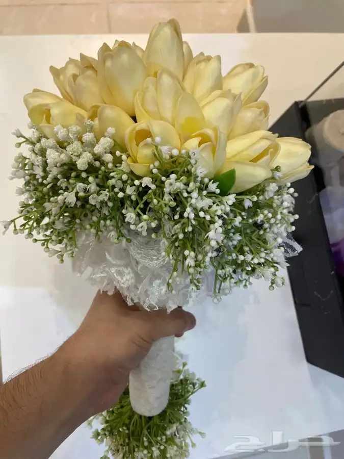 مسكة عروسة زواج ورد صناعي فاخر 0