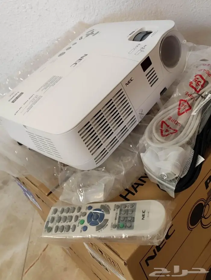 بروجكتر_NEC_جديد_سطوع عالي_عرض نهاري_ممتاز للمدارس والمقاهي 2