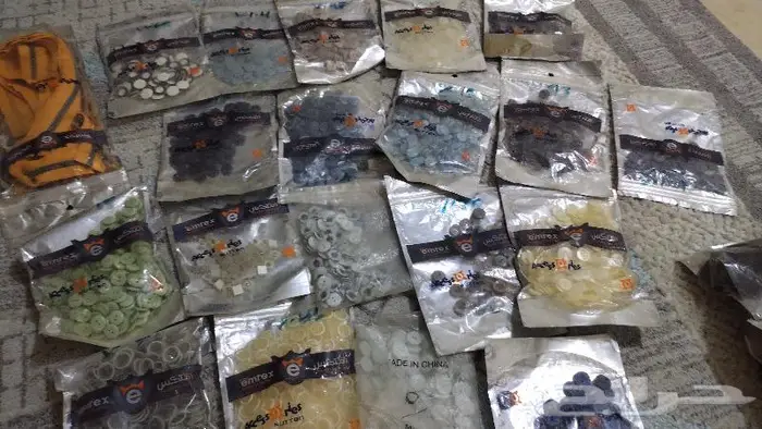 للبيع أكياس هدايه واكياس تخزين الفساتين وازرار منوعه 0