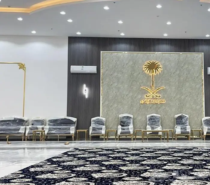 متخصصون بتاثيث قصور الافراح والمناسبات والمجالس الكبيره 0