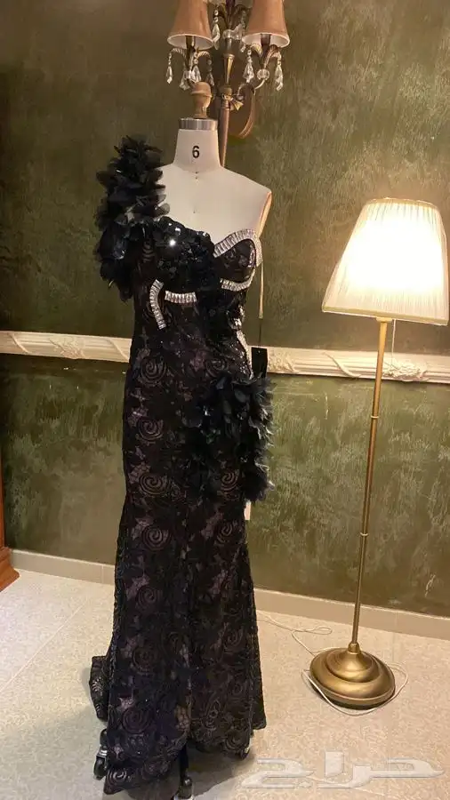 فساتين جديدة للبيع ع 300 ريال ققط 15